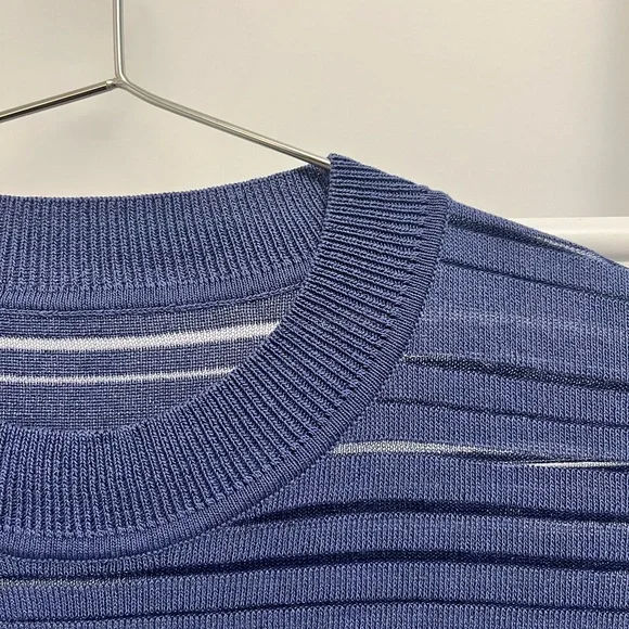 Short sleeve blue knit tee, size XS-S - Picture 3 of 4